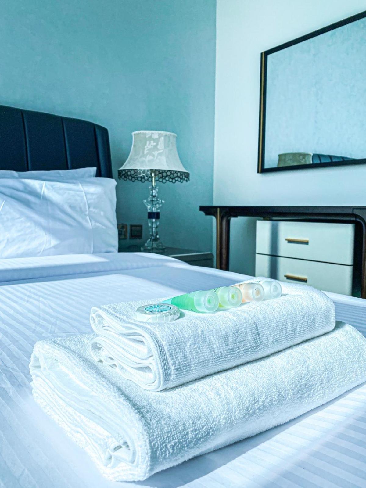 Chic Urban Escape 1br In Bayz By Danube-18 *