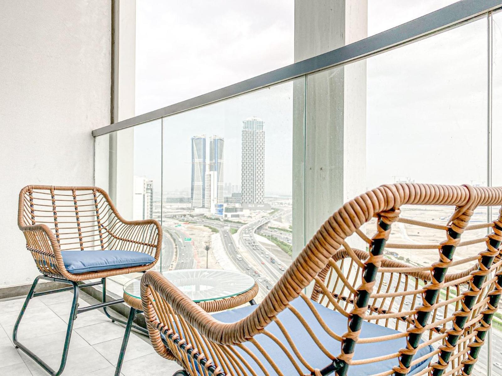 Chic Urban Escape 1br In Bayz By Danube-18