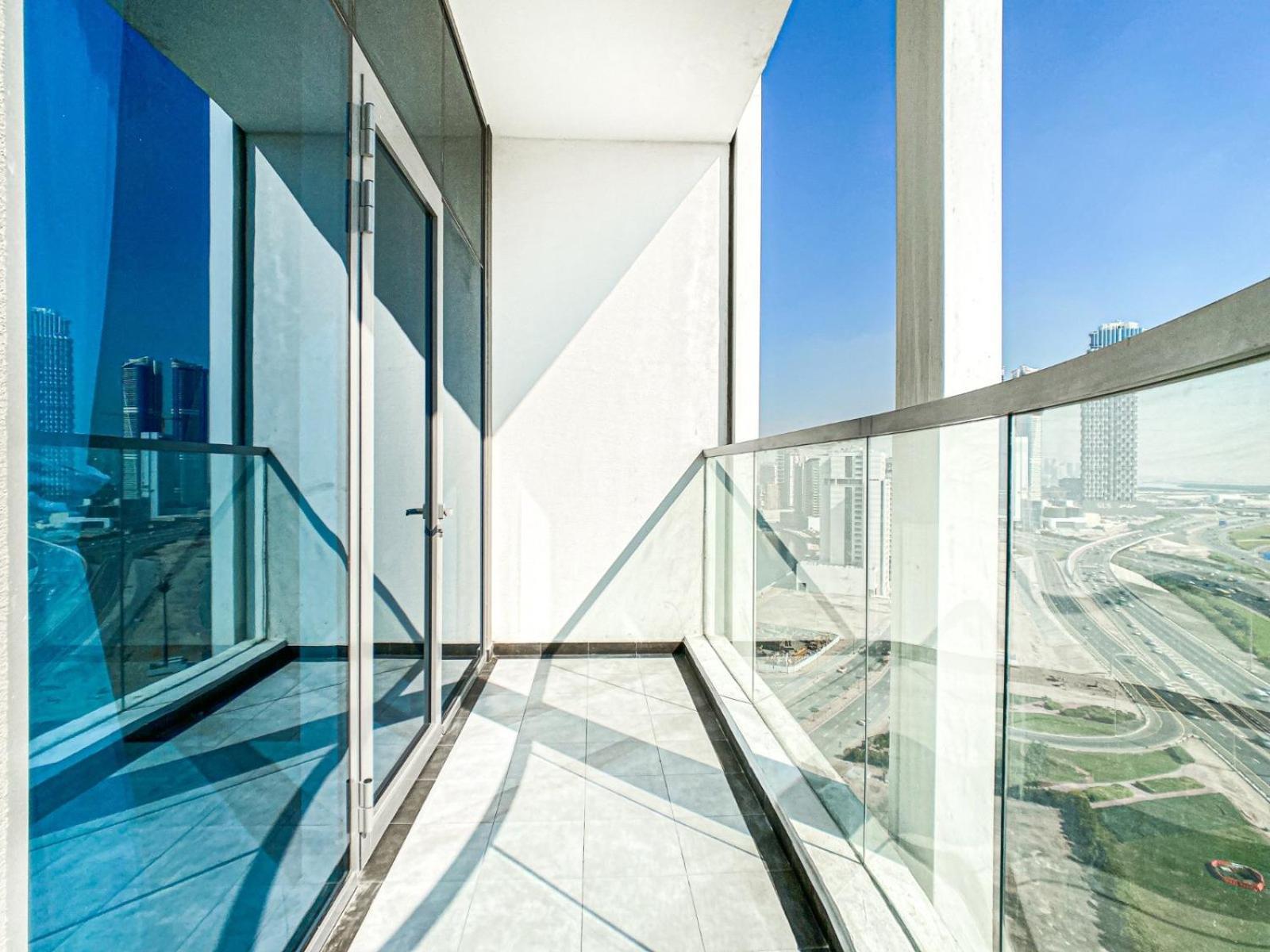 Chic Urban Escape 1br In Bayz By Danube-18