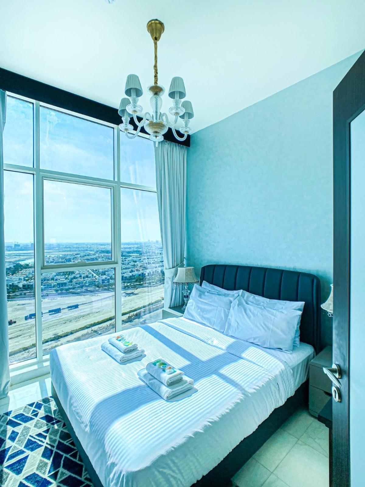 Chic Urban Escape 1br In Bayz By Danube-18