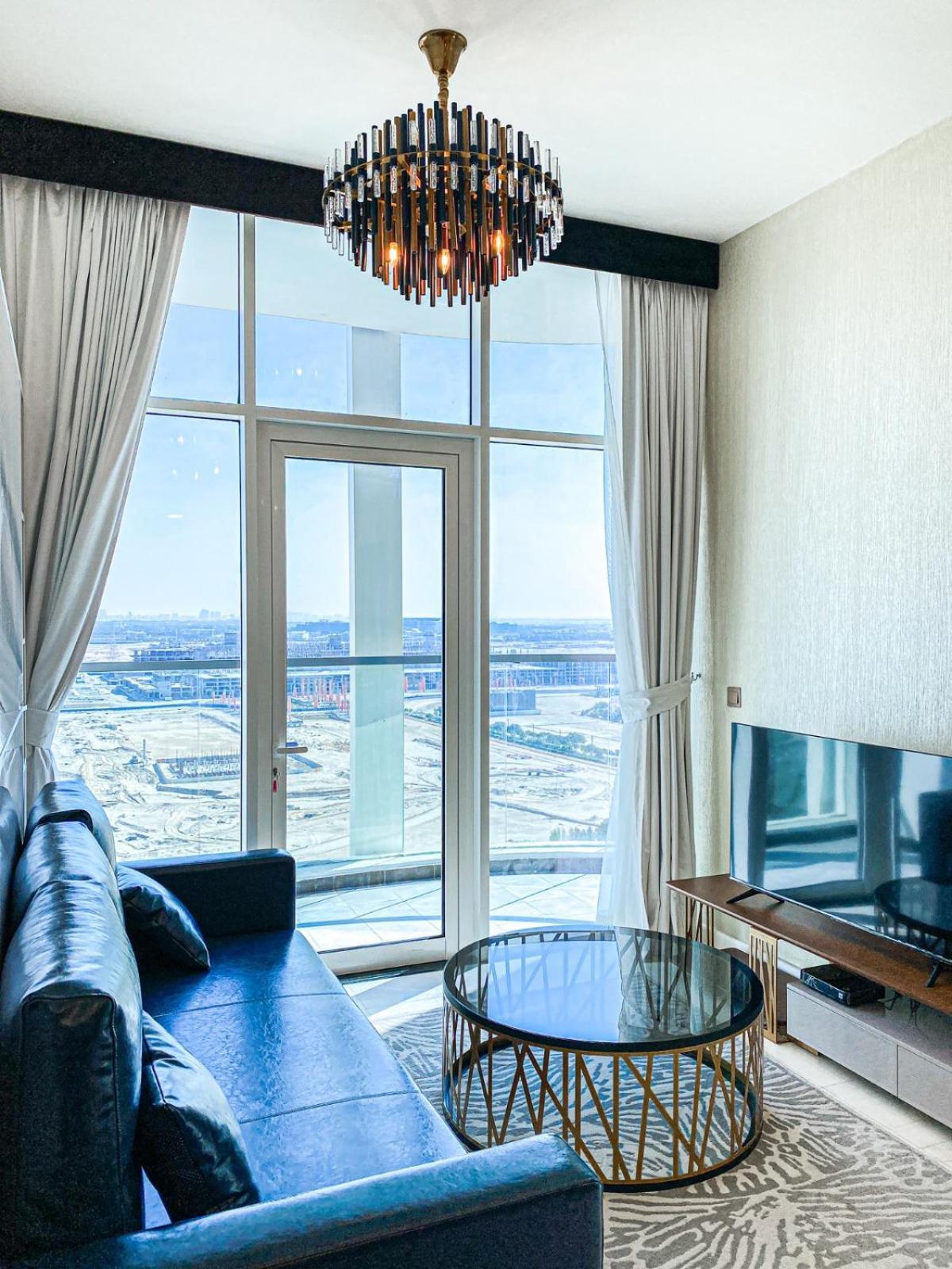 Chic Urban Escape 1br In Bayz By Danube-18 *